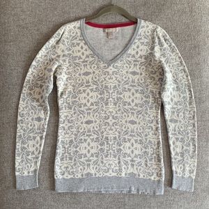 BANANA REPUBLIC Grey & White Jaquard V-neck Sweater